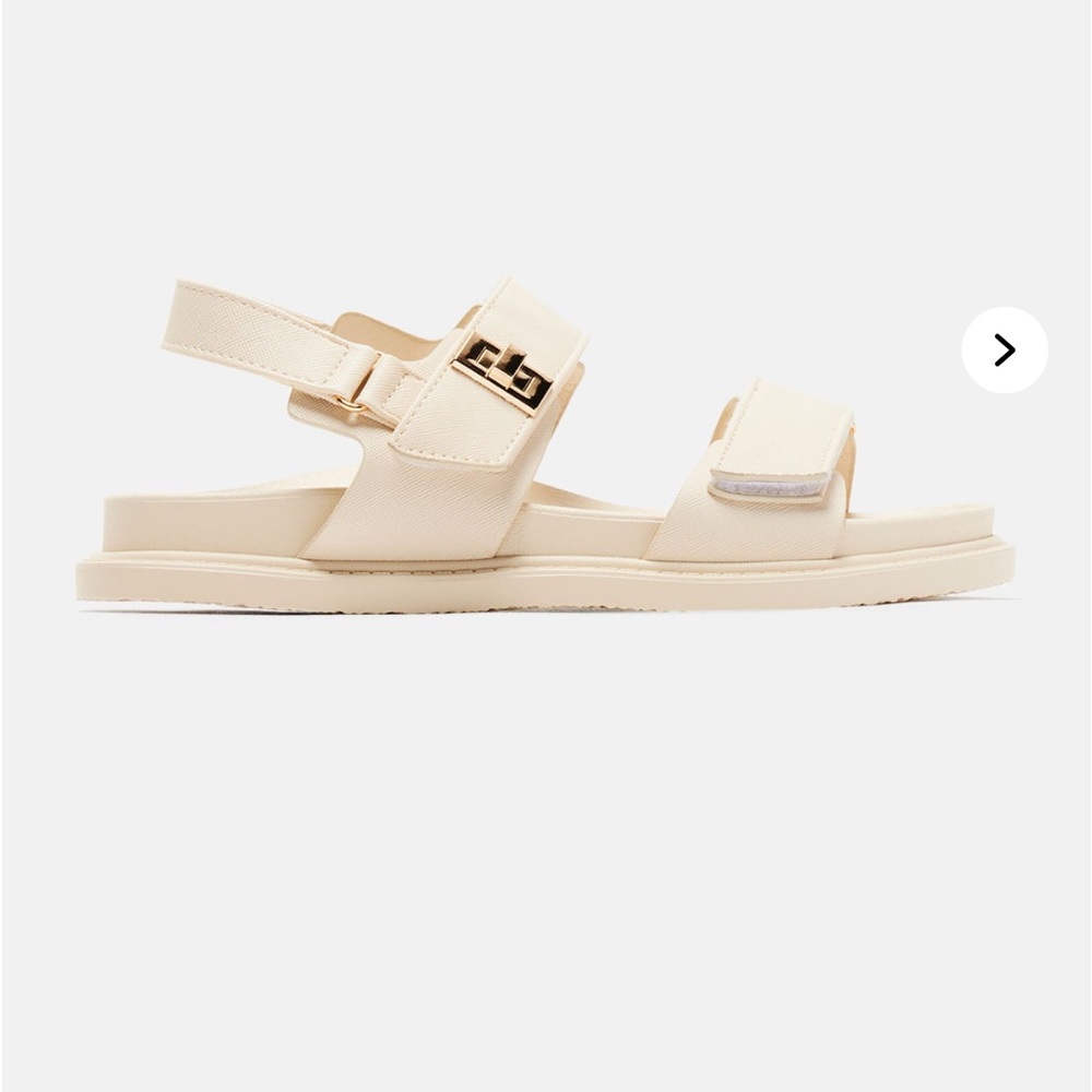 Fashion Nova Cream Sandals New w/ Box